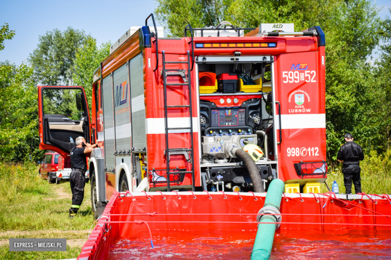 Ćwiczenia z zakresu ratownictwa przeciwpowodziowego. Strażacy ćwiczyli w Topoli