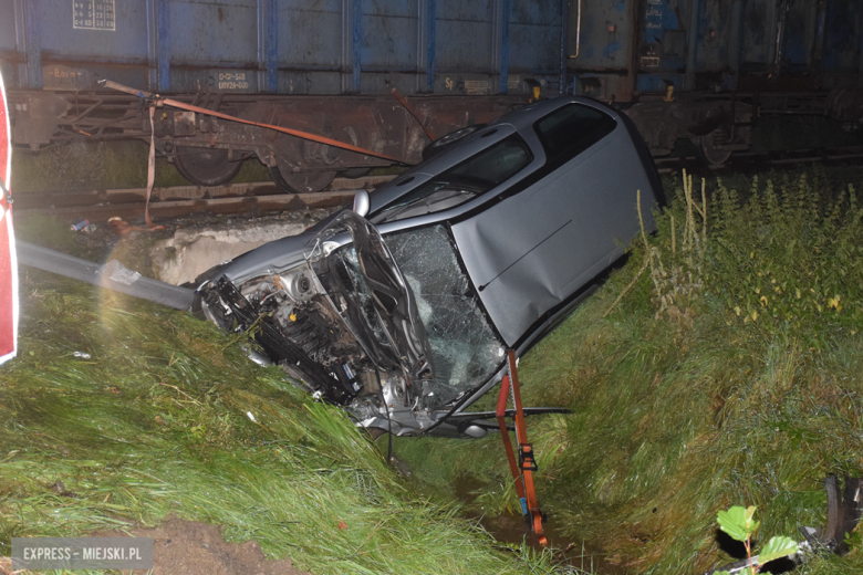 Śmiertelny wypadek na przejeździe kolejowym między Kluczową a Brodziszowem