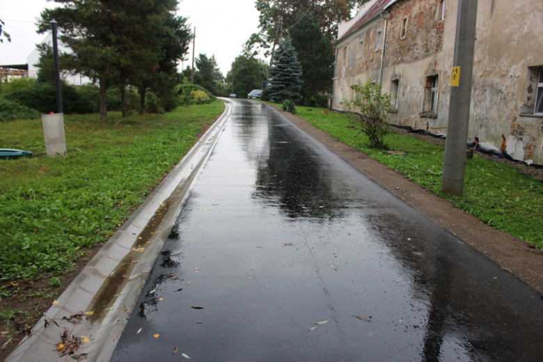 W Lutomierzu odbył się odbiór techniczny dwóch przebudowanych odcinków dróg gminnych