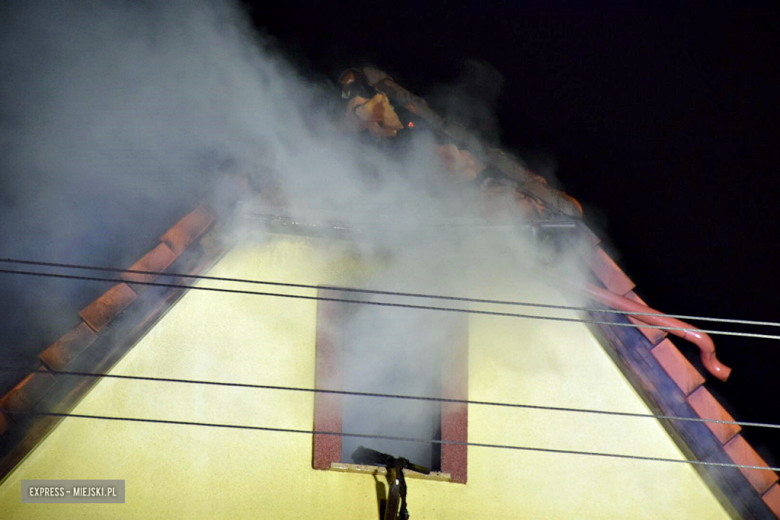 Pożar poddasza oraz dachu w budynku mieszkalnym przy ul. 3 Maja w Złotym Stoku