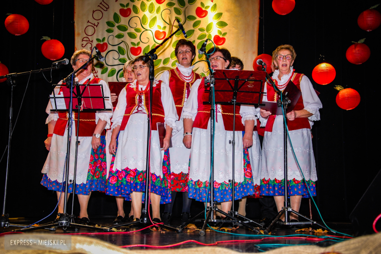 Przegląd Zespołów Folklorystycznych „Czerwone Jabłuszko” w Ciepłowodach