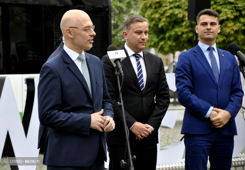 Podczas briefingu przekazano informację, że wniosek Gminy Ząbkowice Śląskie złożony na początku roku o zakup czterech nowych, autobusów uzyskał pozytywną ocenę i będzie realizowany