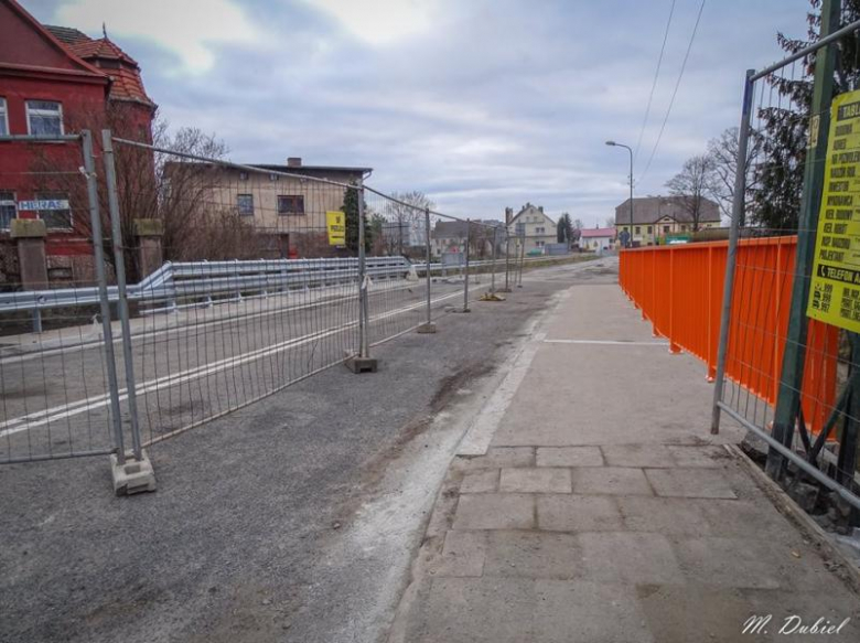 Most na ul. Przemysłowej w Ziębicach już przejezdny. Zdjęcia z 16 grudnia, kiedy obiekt był jeszcze zamknięty, a mieszkańcy musieli korzystać z objazdów