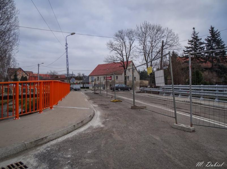Most na ul. Przemysłowej w Ziębicach już przejezdny. Zdjęcia z 16 grudnia, kiedy obiekt był jeszcze zamknięty, a mieszkańcy musieli korzystać z objazdów