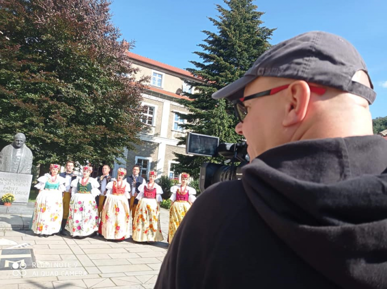 Zespół Pieśni i Tańca „Śląsk” nagrywa w Bardzie koncert z okazji 100. rocznicy urodzin Jana Pawła II