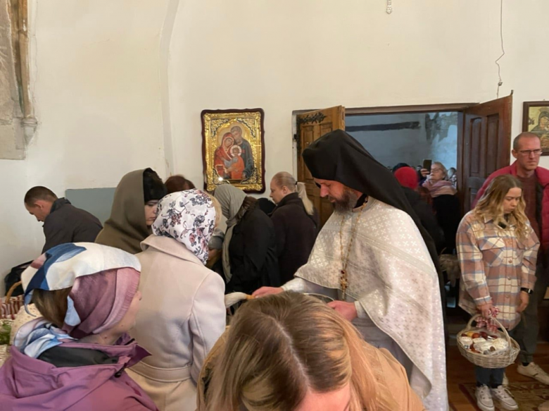 Kilkuset wiernych uczestniczyło w Liturgii Paschalnej w ząbkowickiej cerkwi