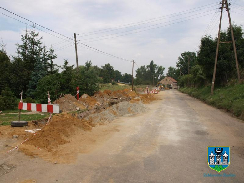 Remont drogi w miejscowości Tarnów trwa