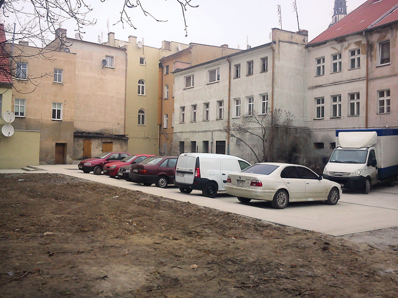 Nowy parking w Ząbkowicach Śl