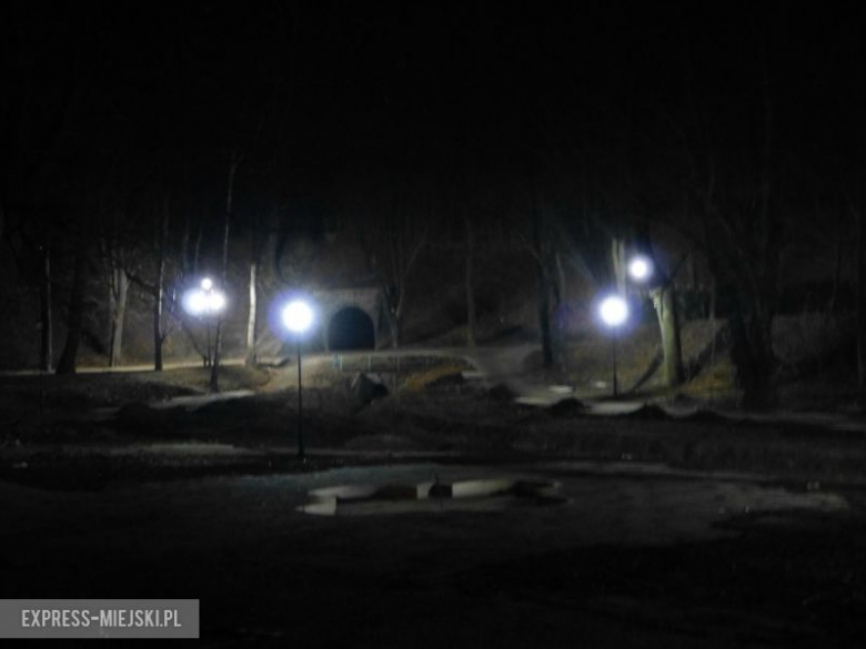 Ząbkowice Śląskie w nocnej scenerii