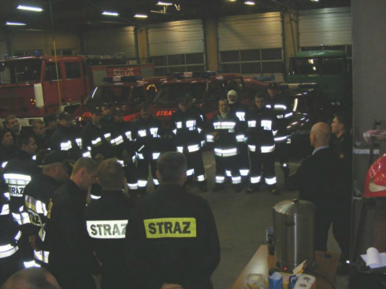 Ćwiczenia strażaków mają na celu m.in. doskonalenie organizacji akcji gaśniczych