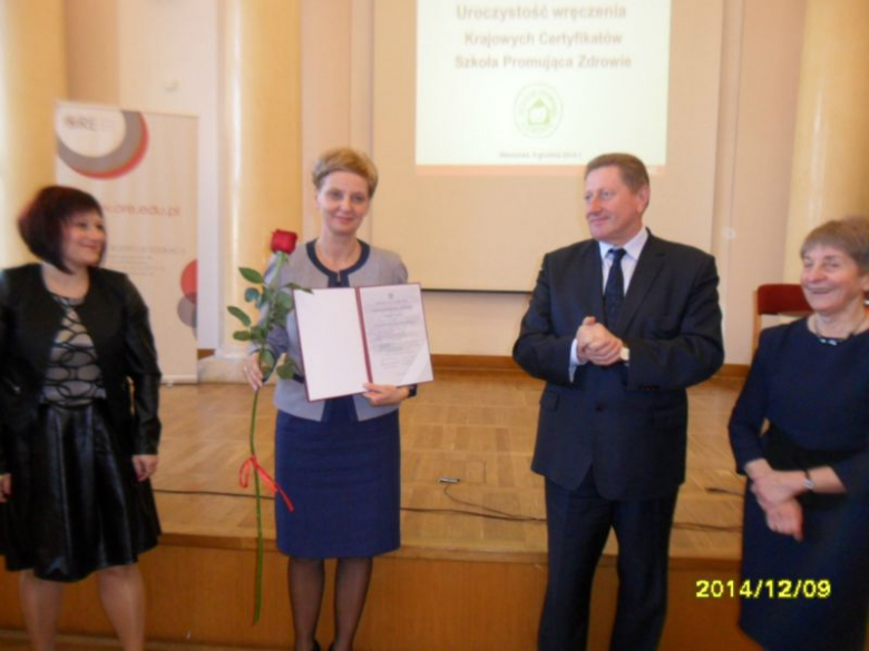Beata Lis na wręczeniu certyfikatów dla przedstawicieli szkół promujących zdrowie