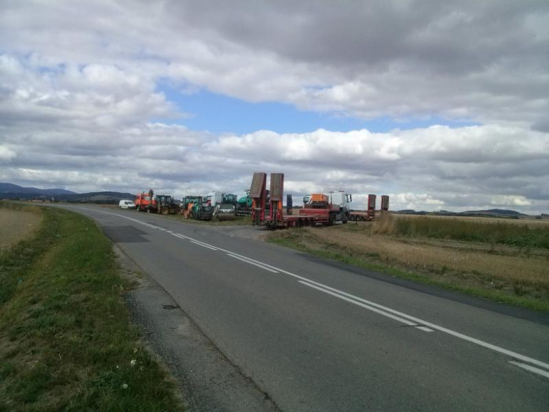 Remont drogi wojewódzkiej nr 385 między Stoszowicami a Ząbkowicami Śląskimi. Ruch odbywa się wahadłowo