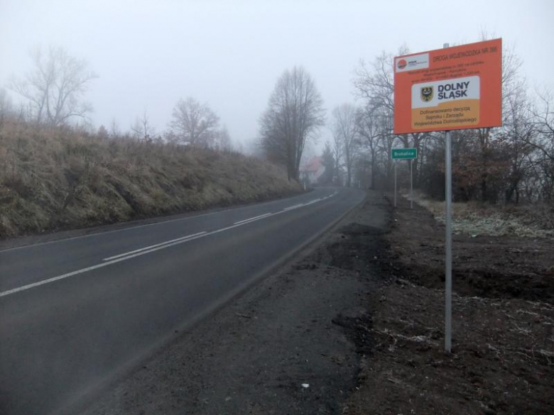 Wyremontowali kolejny odcinek drogi wojewódzkiej w gminie Ziębice