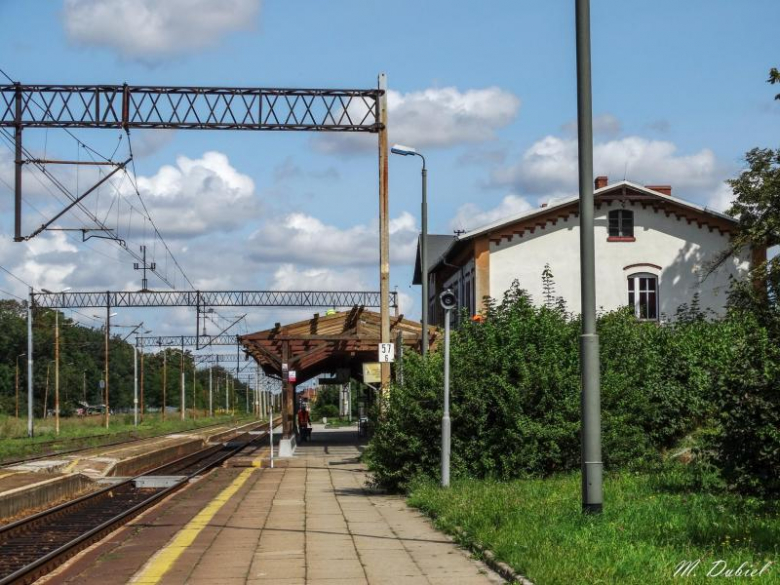 Remont wiaty na dworcu kolejowym w Ziębicach