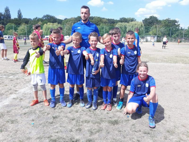 Zawodnicy z ząbkowickiej szkółki piłkarskiej wzięli udział w międzynarodowym turnieju Wrocław Trophy