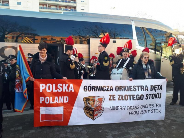 Górnicza Orkiestra Dęta ze Złotego Stoku podczas otwarcia Europejskiej Stolicy Kultury