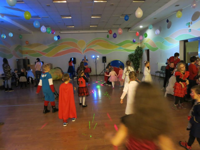 Zabawa karnawałowa w Centrum Kultury i Biblioteki w Bardzie 