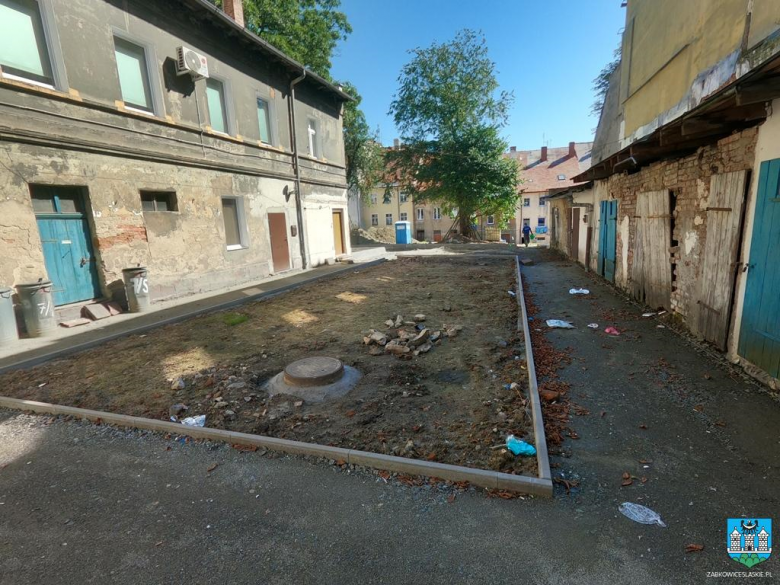 Trwa projekt rewitalizacji podwórek w Ząbkowic Śląskich