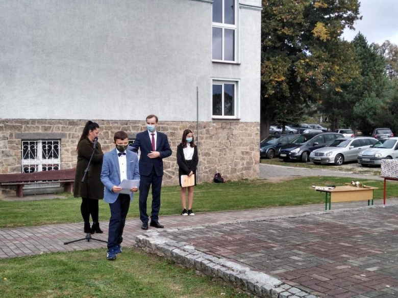 Pasowanie klas pierwszych w Szkole Podstawowej nr 2 w Kamieńcu Ząbkowickim
