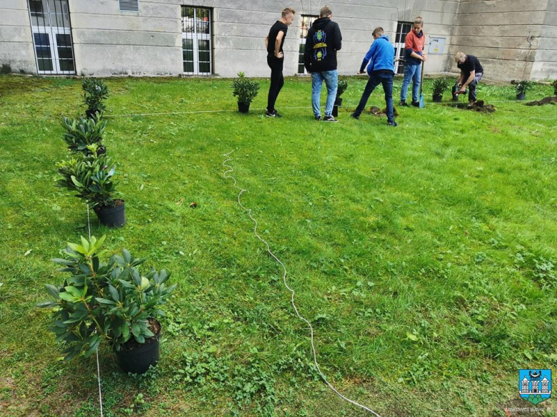 „Zielona gmina”. Przedszkolaki oraz uczniowie szkół podstawowych sadzili drzewa i krzewy