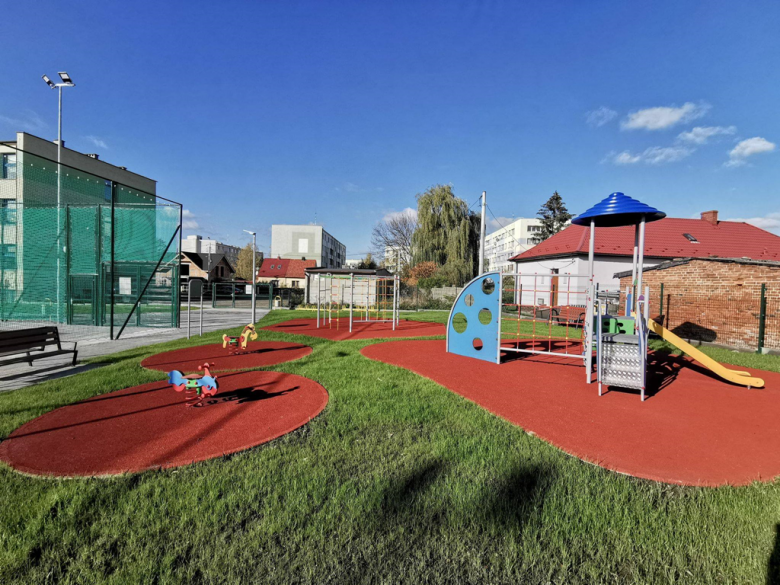 Kompleks sportowo-rekreacyjny przy Szkole Podstawowej nr 2 w Ziębicach już gotowy