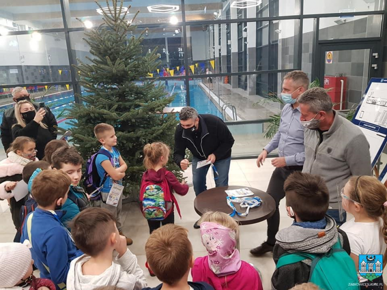 Zakończyła się pierwsza edycja programu „Umiem pływać” na krytym basenie w Ząbkowicach Śląskich