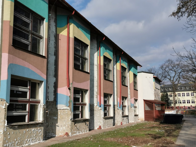 Trwa termomodernizacja hali przy szkole podstawowej nr 1 w Kamieńcu Ząbkowickim