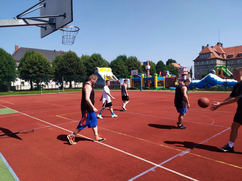 Wakacyjny turniej trio basket w Ząbkowicach Śląskich