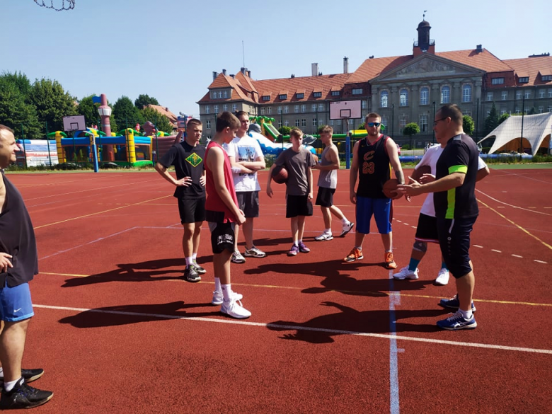 Wakacyjny turniej trio basket w Ząbkowicach Śląskich