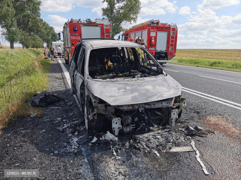 Pożar samochodu na krajowej ósemce za Koźmicami