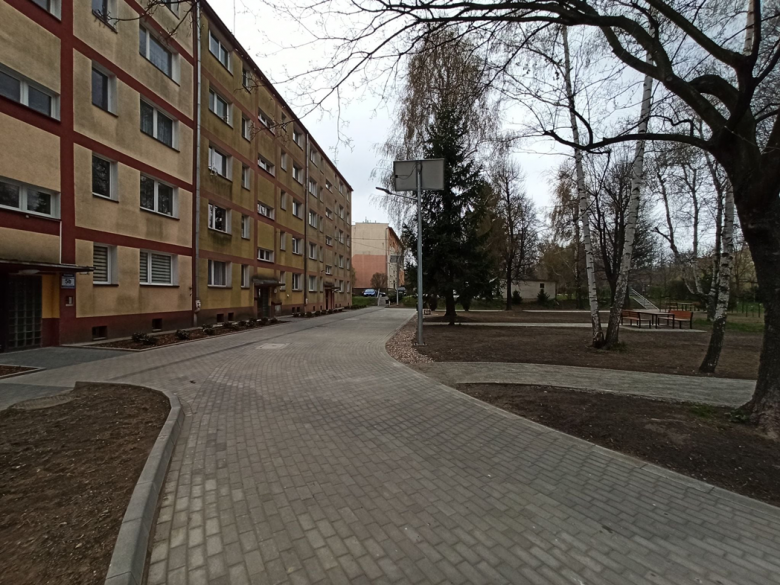 Zakończono i odebrano prace na podwórku przy ul. Głowackiego 5 w Ząbkowicach Śląskich