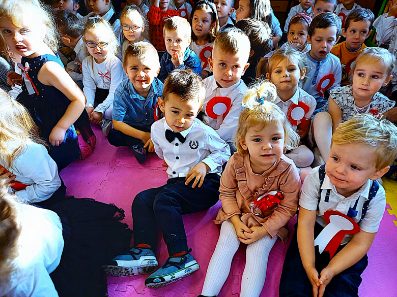 	Święto Niepodległości w przedszkolu nr 1 w Kamieńcu Ząbkowickim