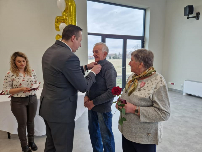 Wyjątkowy jubileusz. W gminie Stoszowice pary świętowały długoletnie pożycie małżeńskie