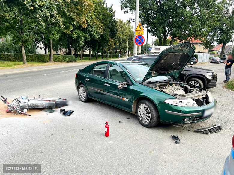 Zderzenie osobówki i motocykla na ulicy Żeromskiego w Ząbkowicach Śl. [foto]
