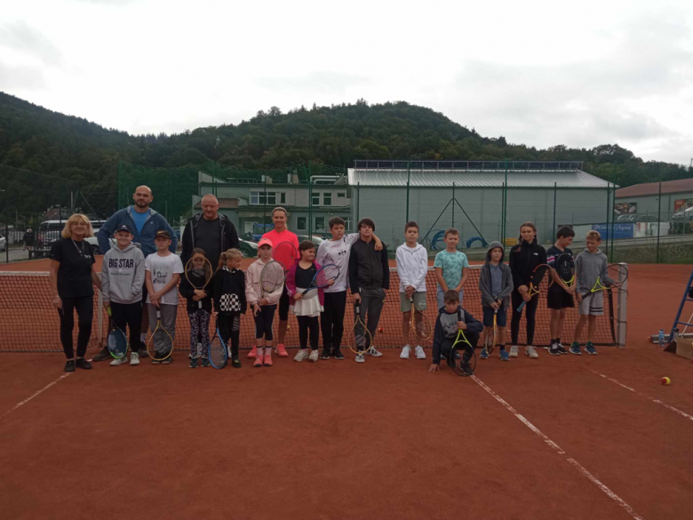 Turniej tenisa ziemnego z udziałem najmłodszych w Bardzie 