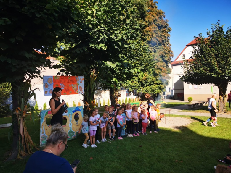 Święto pieczonego ziemniaka w przedszkolu nr 1 w Kamieńcu Ząbkowickim