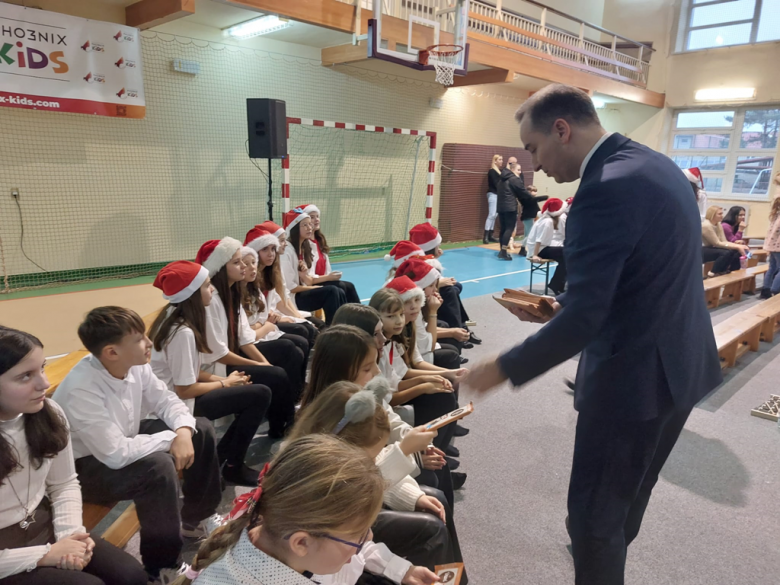 Jasełkowe spotkanie zorganizowane w Szkole Podstawowej nr 1 w Kamieńcu Ząbkowickim