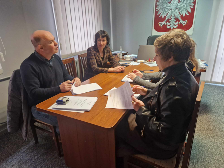 Podpisano umowę na przebudowę drogi w Lutomierzu