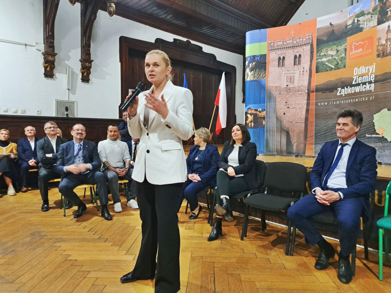 Minister edukacji Barbara Nowacka w Ząbkowicach Śląskich