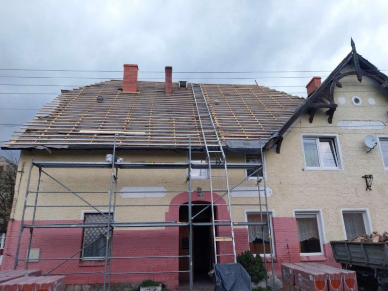 Nowy dach świetlicy w Witostowicach