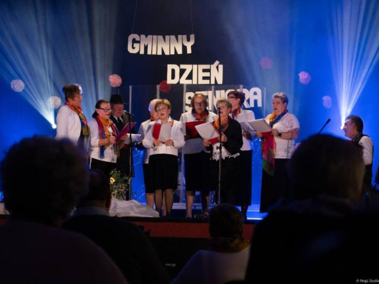 Gminny Dzień Seniora w Ciepłowodach – święto radości, muzyki i wspólnoty