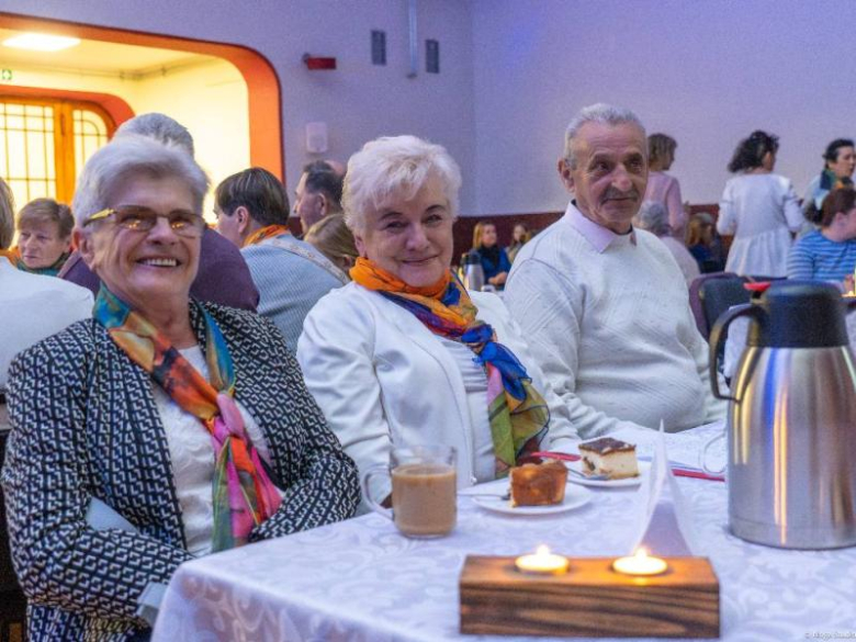 Gminny Dzień Seniora w Ciepłowodach – święto radości, muzyki i wspólnoty