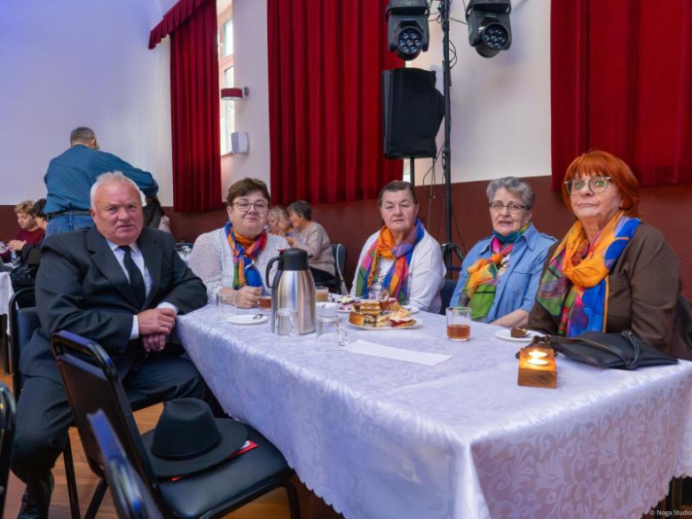 Gminny Dzień Seniora w Ciepłowodach – święto radości, muzyki i wspólnoty