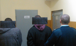 Odpowiedzą za napaść i kradzież. Grozi im do 12 lat pozbawienia wolności