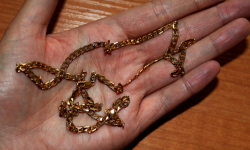 22-latka okradła swoją koleżankę