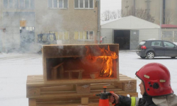 Szkolenie ząbkowickich strażaków z zakresu pożarów wewnętrznych