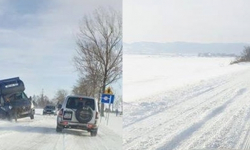 Wiatr nawiewa śnieg z pól na drogę. Jest bardzo ślisko, miejscami tworzą się zaspy