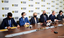 Będzie rewitalizacja linii kolejowej Srebrna Góra-Bielawa. Rekordowy budżet województwa na 2022 rok