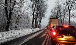 Utrudnienia na drodze krajowej nr 46 na wysokości Mąkolna oraz Lasek
