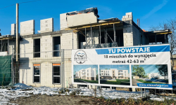 Postępują prace przy budowie bloku wielorodzinnego w Ziębicach